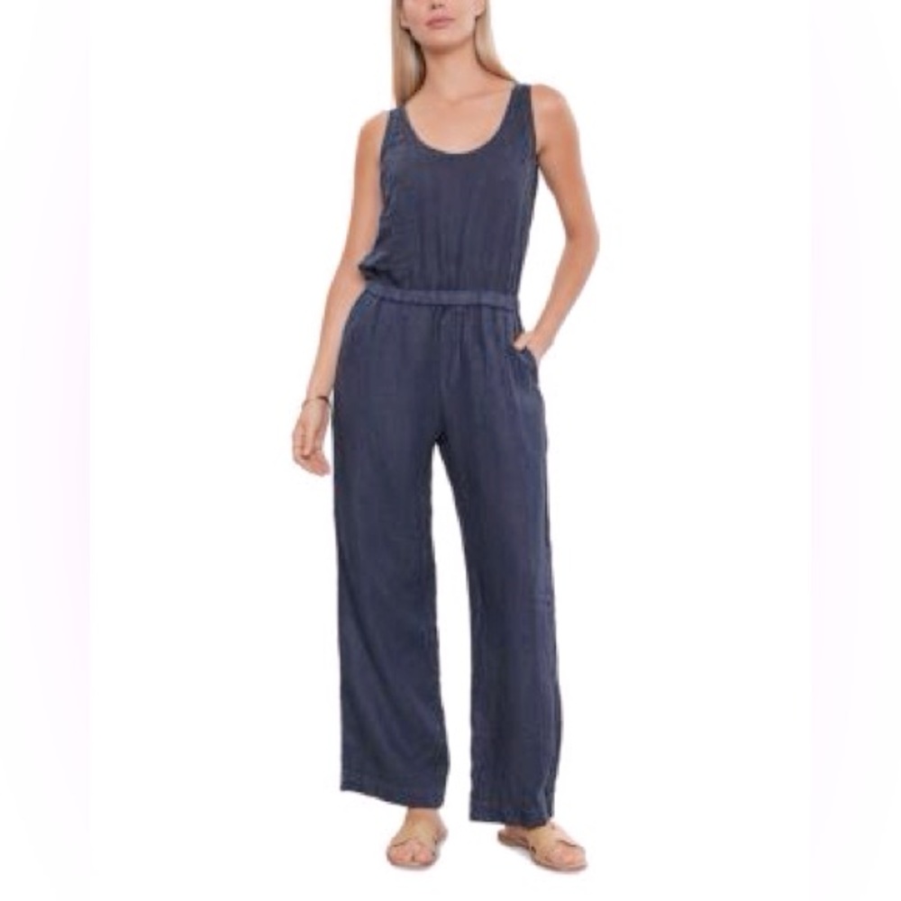 Velvet by Graham & Spencer Winnie Linen Jumpsuit in Navy blue size medium